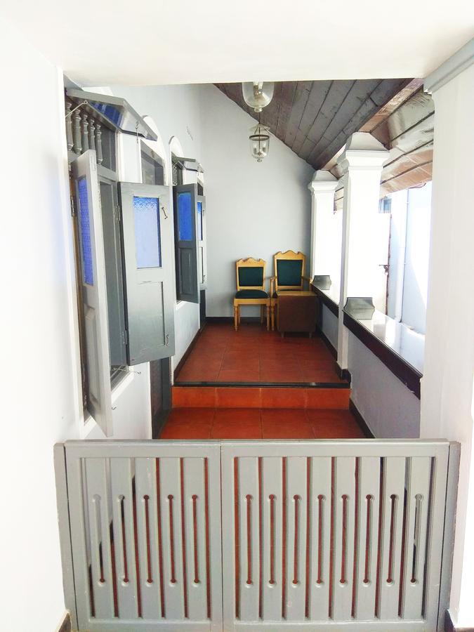 Hotel Maple Regency Kochi Exteriör bild