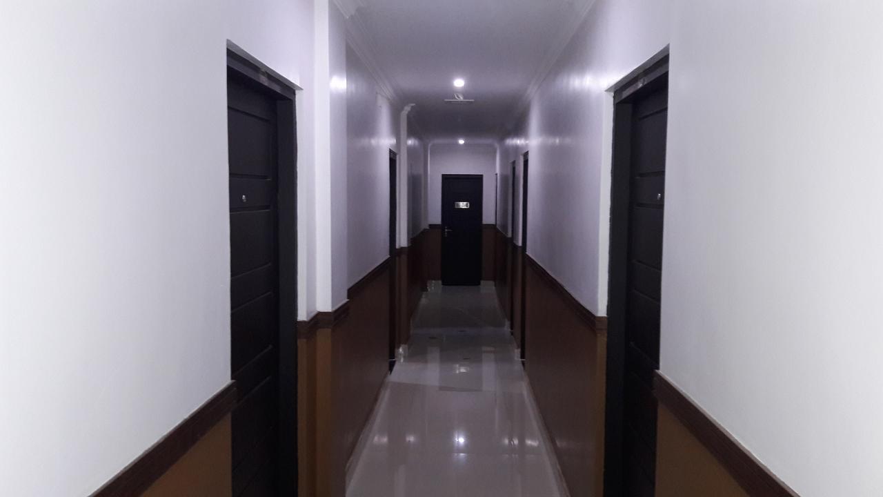 Hotel Maple Regency Kochi Exteriör bild