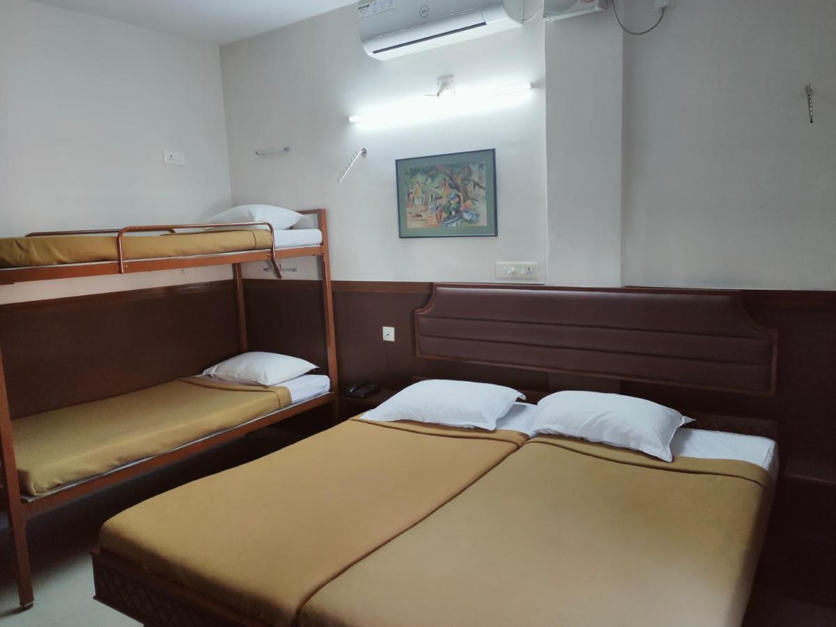 Hotel Maple Regency Kochi Exteriör bild