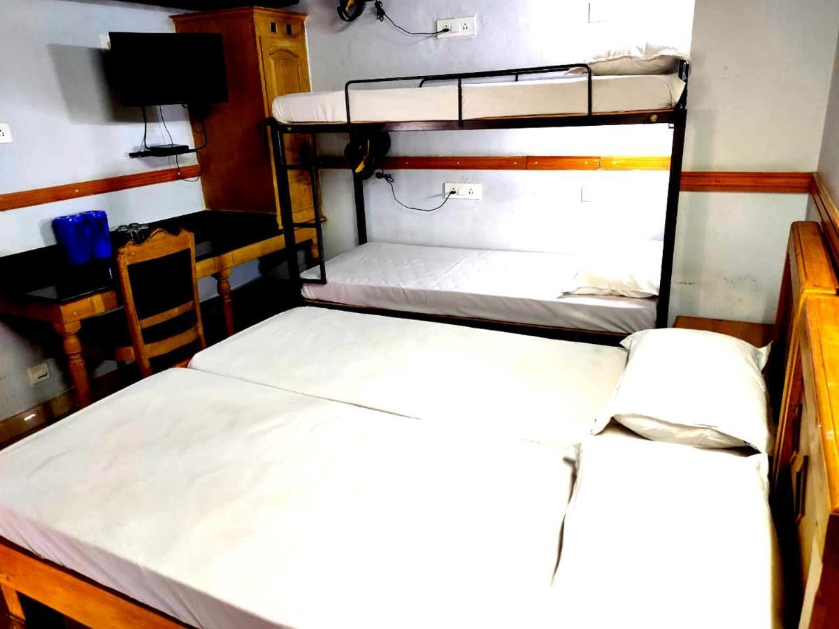 Hotel Maple Regency Kochi Exteriör bild