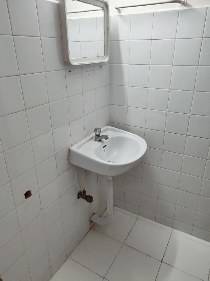 Hotel Maple Regency Kochi Exteriör bild